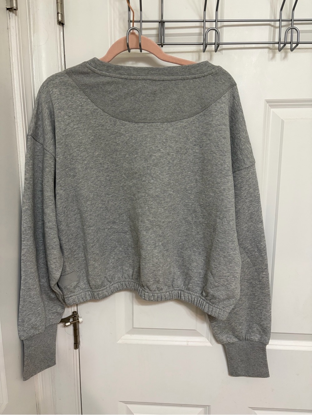 JoyLab Heather Gray Cropped Crewneck Sweatshirt - Picture 3 of 5